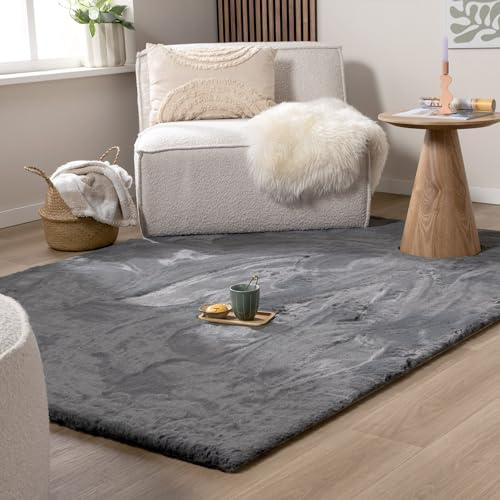 FRAAI | Home & Living Hochflor Teppich - Comfy Supreme Anthrazit - 140x200 cm - Shaggy, Einfarbig - Modern, Skandinavisch - Wohnzimmer, Esszimmer, Schlafzimmer - Fellteppich