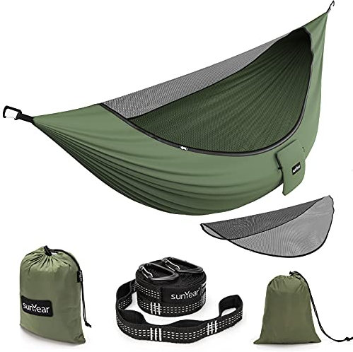 Slitstark hängmatta med avtagbart myggnät. Bekvämt rymligt 20 cm x 15 cm med 10 cm trädremmar, 16 justerbara öglor och karbinhakar för snabb, enkel installation. Lätt för camping