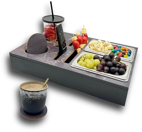 Couchbar Sofa Snackbar Tablett für Wohnzimmer in Marmor Optik aus Bambus inkl. abnehmbare Oberfläche | Couchablage mit Getränkehalter und Untersetzer, Handyhalterung, Snackschale Snackbox | 40x26x7cm