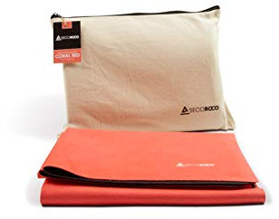 Reise Yogamatte “Coral Red“ Naturkautschuk - vegan & rutschfest - Ökologisch & nachhaltige Reisematte - Mattenstärke 1mm - Leicht faltbar, ideal auf Reisen - Inklusive Tragetasche