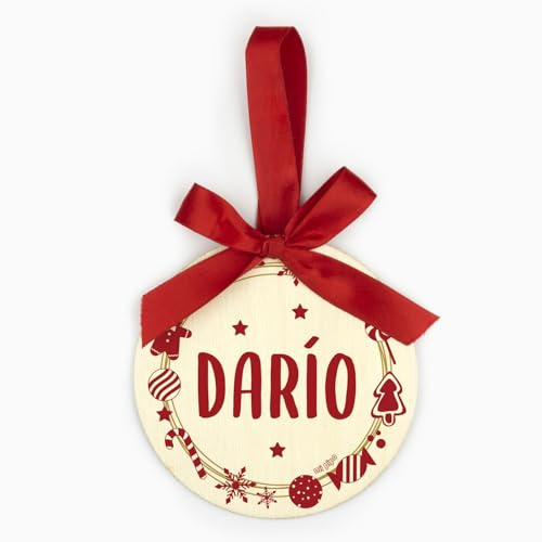 Mi Pipo - Bola Navidad Madera Personalizada con Nombre | Decoración Árbol Navideño | Cinta para Colgar y Lazo | 10 cm de Diámetro | Ideal para Regalar | Vinilo Adhesivo Rojo | Hecho en Madera Natural