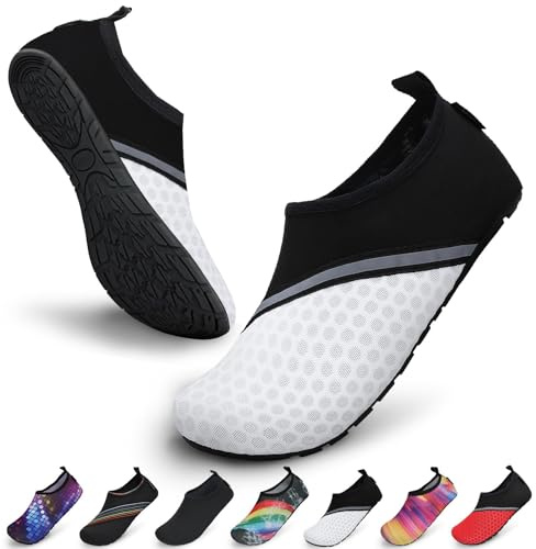 SAGUARO Chaussures Aquatiques Chaussons de d'eau Plongée Chaussettes Aqua pour Piscine et Plage Sports Nautiques Natation Surf Voile Mer Rivière pour Homme Femme (Blanc,40/41 EU)