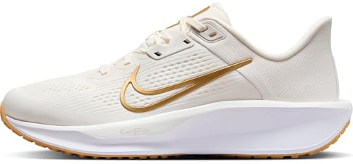 NIKE Scarpe da corsa da donna WMNS Quest 6, PHANTOM/ORO METALLICO-VELA-AVORIO PALE, 39 EU