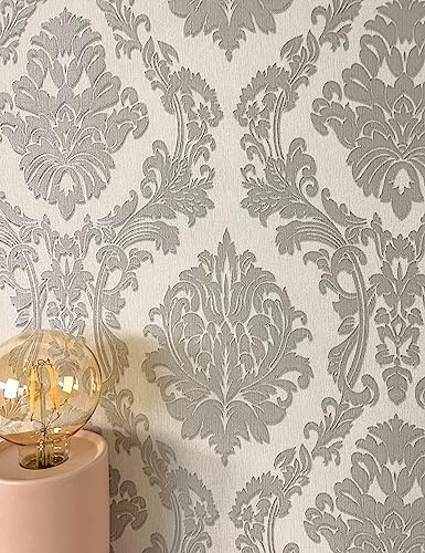 Newroom Vliestapete Taupe Ornamente Modern Tapete Wohnzimmer | Silbergraue Damast-Motive auf cremeweißem Grund, metallischer Schimmer, elegante Mustertapete für Schlafzimmer und Flur