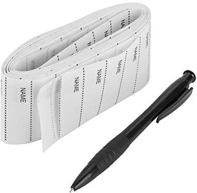 Set med 200 vita vävda etiketter med namn för att sy eller stryka på kläder för dagis och skola
