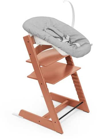 Tripp Trapp Stuhl von Stokke (Terracotta) mit Newborn Set - Für Neugeborene bis zu 9 kg - Gemütlich, sicher & einfach zu verwenden
