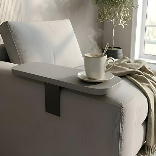 LeoHome Sofa Tablett für Armlehne – Verstellbare Couch-Ablage & Getränkehalter – Längs & Quer für Breite & Schmale Lehnen – Wasserfestes, Robustes MDF (44 x 13 cm), Anthrazit