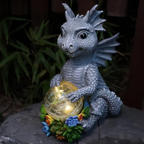 FIYSON Solar Drachen Figuren Gartendeko, Drachen Ornamente für Draußen mit LED-SolarBall, Lustig Dragons Deko Garten, wasserdichte Kunstharz Dekofigur Für Hof Rasen Terrasse (Stil 2)
