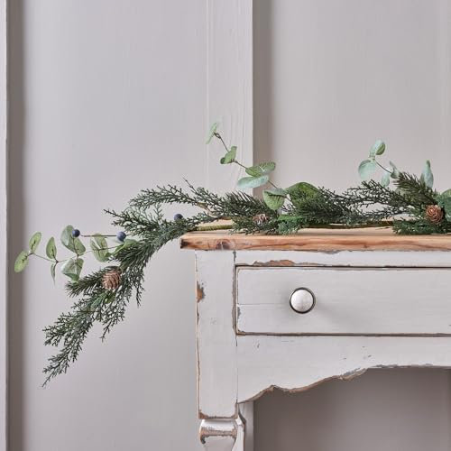 Lights4fun Guirnalda de Navidad de 1,5 m con Follaje Artificial, Piñas y Bayas Decoración Navideña Camino de Mesa Decoración de Interiores