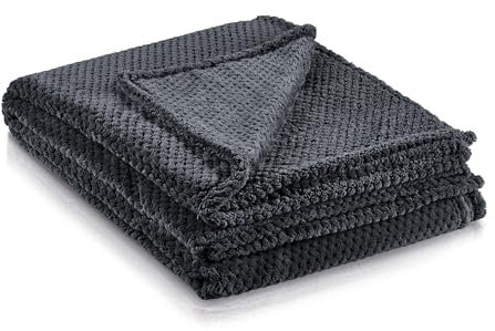 Como Kuscheldecke Anthrazit Moderne Sofadecke, fein gestrickte Wohndecke, 100% Polyester, 310 GSM, gesäumte Einfassung 150 x 200 cm