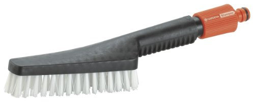 Gardena Handschrubber: Handbürste für robuste Oberflächen, regulierbare Wassermenge, nicht kompatibel mit Gardena Wasserstielen (988-20), One Size Schwarz/Orange