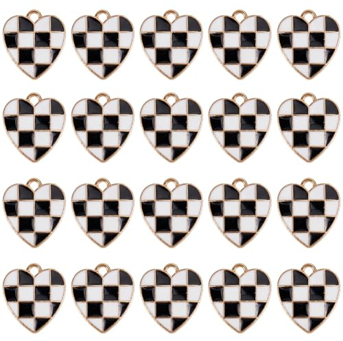 SUNNYCLUE 1 Box Mit 30 schwarzen Und Weißen Herzanhängern Karierter Flaggenanhänger Metall Emaille Rennmuster Liebes Und Schicker Herzanhänger Zur Schmuckherstellung Anhänger Zum Selbermachen von Sch