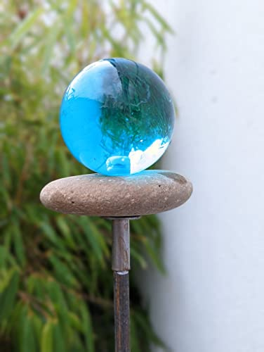 Zen Man Gartenstecker Beetstecker mit Glaskugel Stein Gartenfigure Gartendeko B6*H115cm 032346, Hellblau