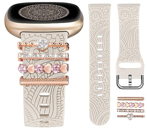TOYOUTHS Floral Gravierte Armband mit Dekorative Charme kompatibel mit Fitbit Versa 4/Versa 3/Sense 2/Sense Armband Damen Boho Sport Silikon Armbänder mit Dressy Ring Loop für Sense 2