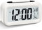 Larkumio Despertador Digital Pilas, Reloj Despertador Inteligente Alarm Clock Silencioso Sin Tic Tac con Luz, LED Despertador Infantil con Temperatura Fecha para Adultos Niño Juvenil Niña Años, Blanco