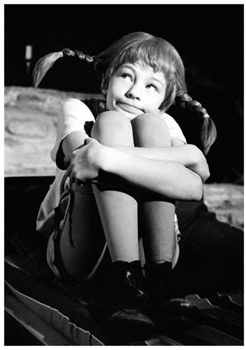 modern times 10er Set Postkarte PIPPI LANGSTRUMPF - Motiv: PL PIPPI NACHDENKLICH SCHWARZ-WEISS, Anlass: Kindermotive, Künstler/Verlag: KARTENKOMBINAT © Saltkråkan AB & AB Svensk Filmind, Größe: A6