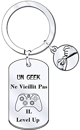 MNBVBV Porte-clés Un Geek Ne Vieillit Pas Il Level Up - Cadeau Humour Adolescent - Idée Cadeau Original Collègue - Porte-clés Couple Saint Valentin - Gadget Geek Homme - Idéal Anniversaire Frère Ami