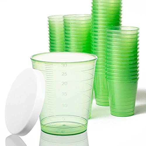 Tuuters Medikamentenbecher 300 Stück 30ml (Grün mit Deckel) klein farbig | Mit Verschluss, Skala,5-ml-Dosierung für Tabletten, Pillen, Shots, Pflege, Praxis, Labor, 3cl Volumen, bruchsicher und robust