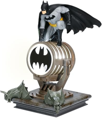 Lampe Figurine Batman - Officiellement Licenciée, Décor & Cadeau DC Super Héros, Lampe Display Collectible pour Fans Comics DC, Alimentée par USB 27” LED