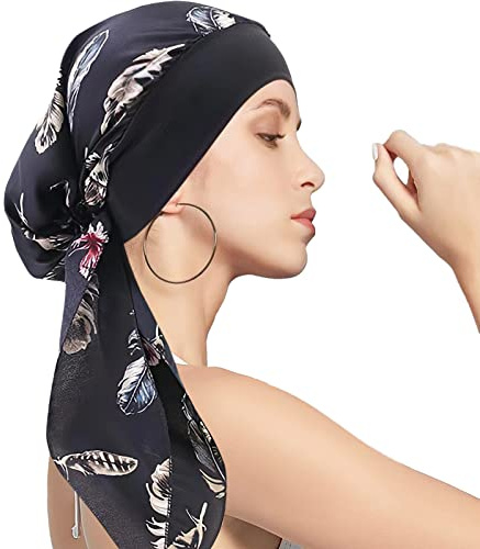 WUERKIYA Pañuelo para La Cabeza Plisado - Tocado para Mujer y Gorro para Quimio - Conjunto Preatado Negro con Pluma