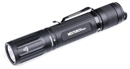 Nextorch E52C uppladdningsbar ficklampa hög lumen, 3 000 lumen kraftfull ljus ficklampa EDC med 3 lägen och stroboskop för utomhusvandring, camping, akutfall, hemmabruk