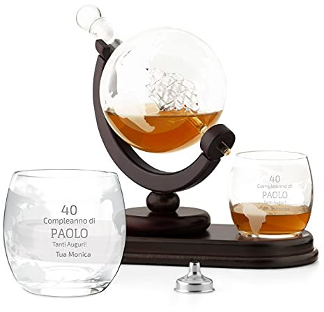 Maverton Decanter per Whisky in vetro - incisione personalizzata - Caraffa a forma di mappamondo da 850 ml + 2 bicchieri da whisky - regalo uomo - compleanno