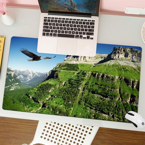 QRFASFZO Alfombrilla Ratón,XXL 80x30 cm Mouse Pad Grande Gaming, Alfombrilla Antideslizante,Tapete Escritorio con Bordes Cosidos,Un halcón en un Vuelo exuberante con Picos Verdes bajo un Cielo Azul v