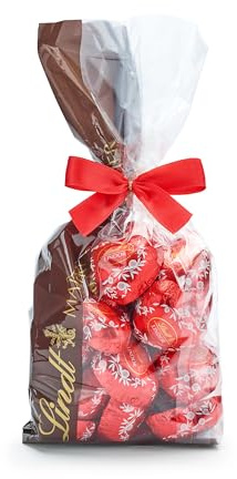 Lindt Schokolade LINDOR Schokoladenherzen | 500 g | Ca. 35 Vollmilch Herzen mit unendlich zartschmelzender Füllung | Pralinengeschenk | Schokoladengeschenk | ca. 36 Herzen, Vollmilch Schokolade, zartschmelzender Kern, zum Teilen & Verschenken, Genussmomente, Schokoladen-Geschenk