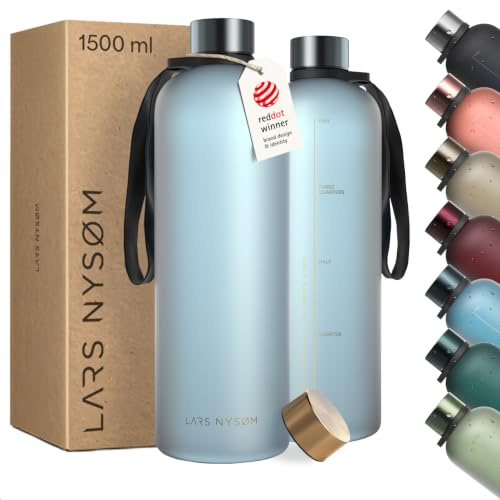 LARS NYSØM Trinkflasche 1 5l | Wasserflasche 1500ml | Ultraleichte Tritan Sport Flasche auslaufsicher, Kohlensäure geeignet - für Sport, Büro, Yoga | 2 Deckel inkludiert (Blue/Gold, XL 1500ml)