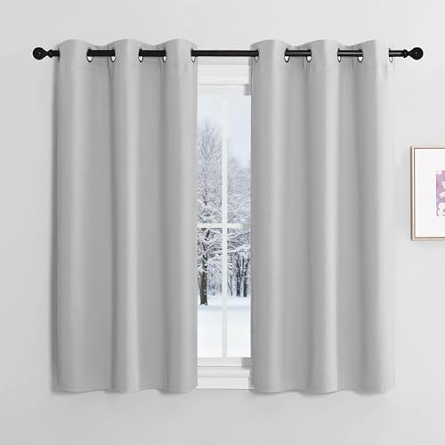 NICETOWN Cortinas Grises Opacas Cortinas Blackout Termicas Aislantes Frio Decorativas para Salon Dormitorio Habitacion 2 Paneles con Ojales 107x120cm Gris Claro