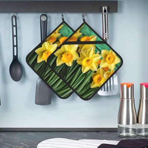 Yellow Daffodils Flowers Pot Holders with Pocket for Kitchen Potholders 2 PCS Heat Resistant Hot Pads Machine Washable Oven Mitts Large Coaster Trivets for Cooking Baking 8 X 8 Inches