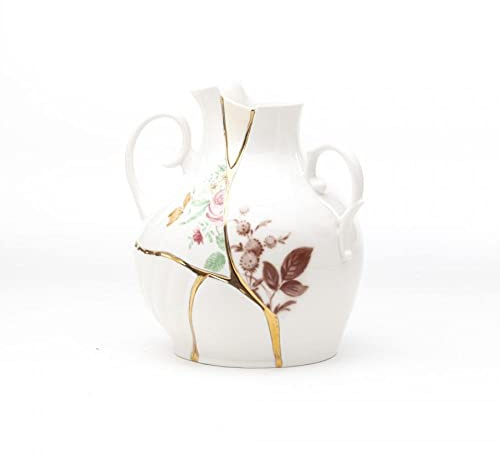 SELETTI Vaso Kintsugi in porcellana e oro | L’arte giapponese del Kintsugi assume forme contemporanee.La fragilità della porcellana viene esaltata ed impreziosita con l
