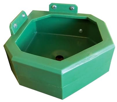 Brama West Eckfuttertrog 21l - mit Auswurf-/Beißschutzkante & Schraubablassstopfen - 46 x 44 x 16cm - für Rinder und Pferde