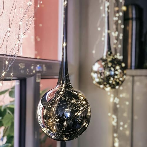 hellum LED Glaskugel warmweiß mit Timer, Trafo & Fernbedienung, für innen | Fensterdeko hängend, Glaskugel rauchgrau & Kupferdraht Tauperlen Licherkette 30er, 13,5x40cm, Leuchtkugel Weihnachten 152289
