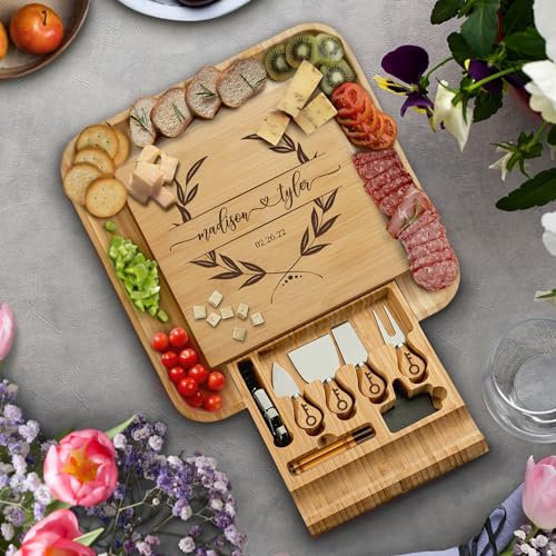 Ensemble cadeau de planche à charcuterie personnalisée – Planches à charcuterie gravées sur mesure, planche à fromage en bambou et plateau de viande – Cadeau de mariage, de pendaison de crémaillère