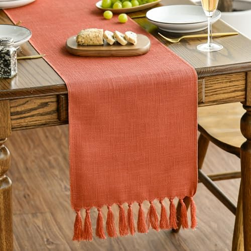 Artoid Mode Chemin de table en terracotta orange - Style campagne - Avec glands - Pour automne - Décoration de cuisine, de fête, d'anniversaire, de mariage - Lavable - 33 x 143 cm