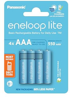 eneloop lite, batterie ricaricabili AAA/Micro, confezione da 4, capacità di min. 550 mAh, batterie Ni-MH, pronte all'uso, ricaricabili fino a 3000 volte, confezione senza plastica, lite, blu