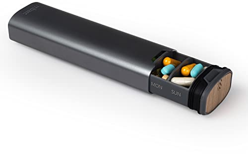 HigherHuman Pilulier hebdomadaire 2.0 de mbarc - Boîte à pilules élégante de qualité supérieure en aluminium et bois de grande capacité pour suppléments, pilules, vitamines et médicaments (gris acier)