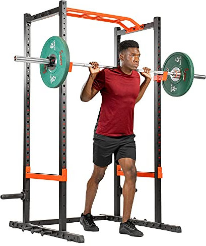 Sunny Health & Fitness Power Zone Squat Rack, extrem langlebiger Kraftkäfig für das Heim-Fitnessstudio mit abgewinkelter Klimmzugstange, J-Haken, 455 kg Gewichtskapazität - SF-XF9925