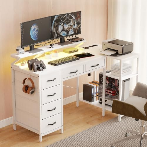 L‑förmiger Computertisch mit Schubladen, für Arbeit, Studium & Freizeit | Integrierte Steckdose & USB‑Ladestation,RGB‑LED‑Beleuchtung,Großzügiger Stauraum,Hochwertige Tischplatte, Weiß