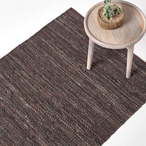 HOMESCAPES Alfombra Hecha a Mano de Cuero Reciclado, Elegante y Decorativa, Color Marrón 150 x 240 cm