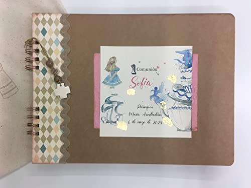 SUPERMOLON Libro de Firmas Comunión Personalizado y Hecho a Mano - Libro Comunión 22 x 32 cm - Personalización Álbum Comunión (Alicia Maravillas)
