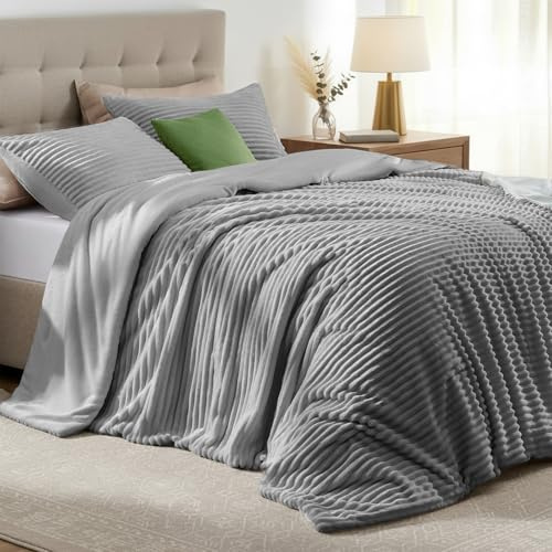Quataly Fleece Comforter Set Queen Size-Super Warm & Lightweight Fluffy Winter Comforter(90x90), Luxury Fuzzy Grey Bed Set with 2 Pillowcases