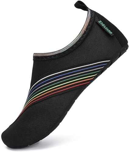 SAGUARO Chaussures de Plage pour Homme Femme Séchage Rapide Aquatiques Chaussettes Léger À l'aise Chaussons de Piscine Antidérapant Chaussures de Bain Pieds Nus Noir 42/43 EU