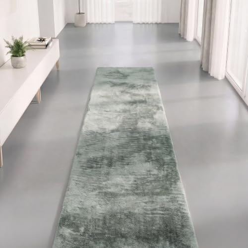 Interiyou Fargo - Teppich Wohnzimmer 70x200 cm Grün - Kurzflor Waschbar und rutschfest - Flauschiger Fellteppich aus Kunstfell - weicher Langflor Fell
