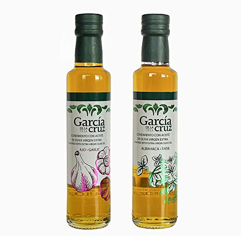 GARCÍA DE LA CRUZ Organic Extra Virgin Olive Oil, Flavoured, 250 ml | Aromas Albahaca y Ajo. Estuche regalo. Botellas de vidrio. Pack 2. Procedencia Montes de Toledo, España.