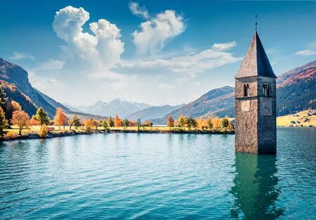 adrium Holz-Bild 90 x 60 cm: Malerische Herbstansicht des Turms der versunkenen Kirche im Reschensee. Wunderbare Morgenszene der italienischen Alpen, (140120697)