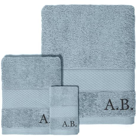 Nenel Personalisierte Tücher Set Bestickt - Badetücher mit Name oder Initialen Bestickt - Weich und saugfähig, 100% Baumwolle (1 Gästetuch + 1 Handtuch + 1 große Duschtuch, Gepuderte Blau)