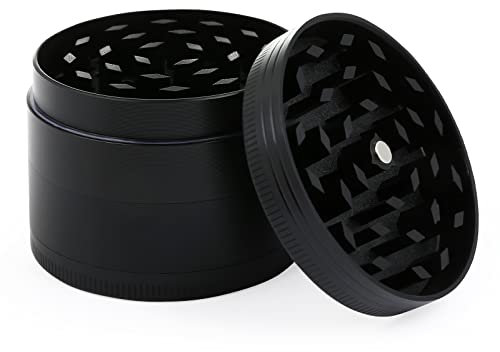 Bäcker & Lecker Pollen Grinder Crusher Kräutermühle für getrocknete Kräuter Spice Gewürze Herb aus Zinklegierung 4-teilig Set mit Pollen Scraper Schwarz, 5 x 3.5 CM