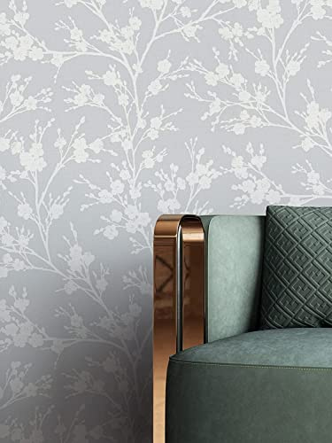 Newroom Tapete Grau Vliestapete Leicht Glänzend - Blumentapete Floral Weiß Blumen Blätter Landhaus inkl. Tapezier-Ratgeber | Hellgrau mit Blütenschimmer, feine Leinenstruktur, asiatischer Stil, Mustertapete, Wandtapete, Schlafzimmer, Esszimmer